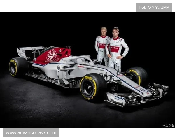 F1新赛季争冠格局突变豪门车队暗战升级车手转会风波引爆围场震荡