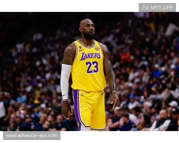 詹姆斯领衔湖人逆转取胜西部格局再起波澜冲击季后赛席位形势升级