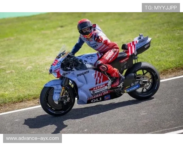 MotoGP赛季最新动态：顶级车手表现抢眼 新赛道引发热议