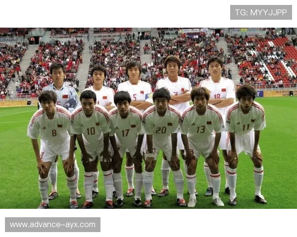 中国男足备战世界杯冲刺阶段 新老球员激烈竞争名单浮出水面