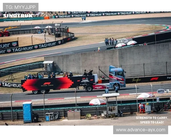 围绕F1赛季格局突变车队竞争升级明星车手表现引发热议焦点不断 围绕F1赛季格局突变车队竞争升级明星车手表现引发热议焦点不断