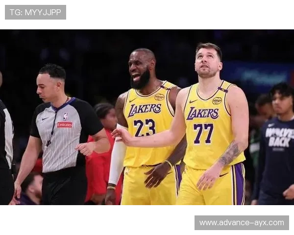 湖人逆转勇士锁定季后赛席位詹姆斯再现全明星级表现